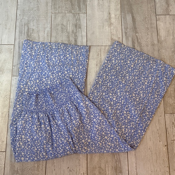 Sienna Sky Pants - [Sienna Sky] Blue and White Floral Pants - Size Small